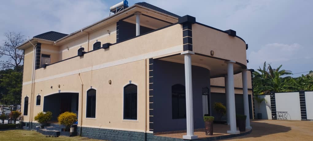 Luxury 4 Bedroom Private Home in Mukono-Nsambwe